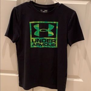 Boys Under Armour Heatgear shirt
